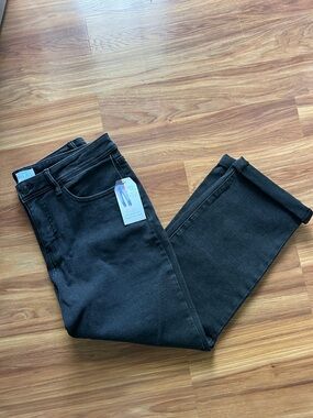 Time and Tru Black Women’s Boyfriend Jeans